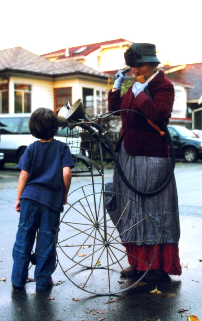 Lori Weidenhammer performing Gilder's Girdle.